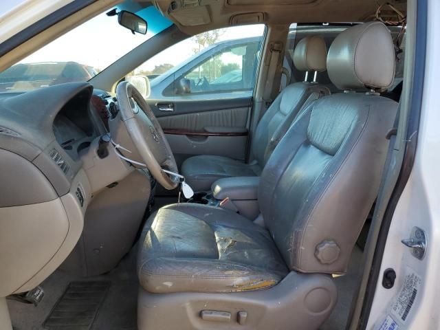 2004 Toyota Sienna XLE