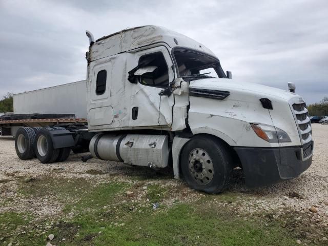 2019 Freightliner Cascadia 126