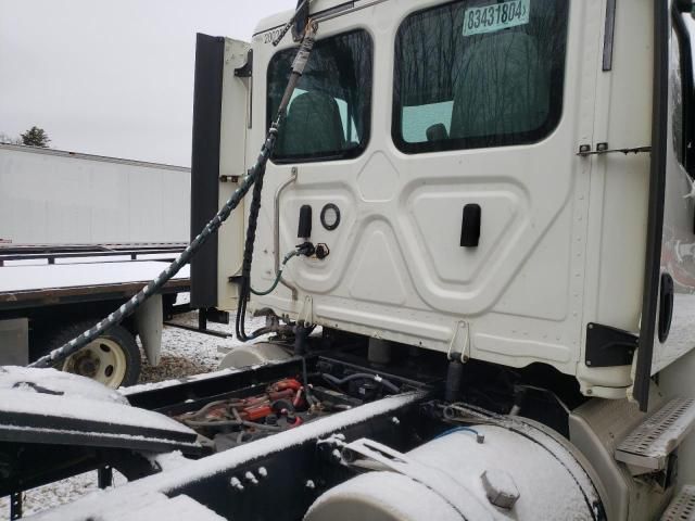 2018 Freightliner Cascadia 125