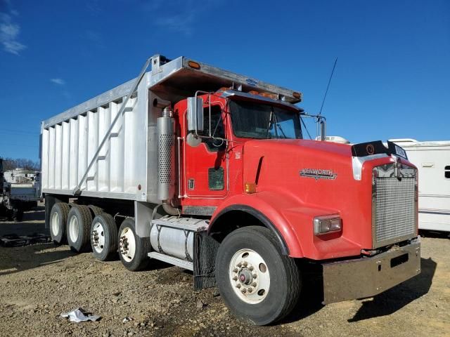 2002 Kenworth Construction T800