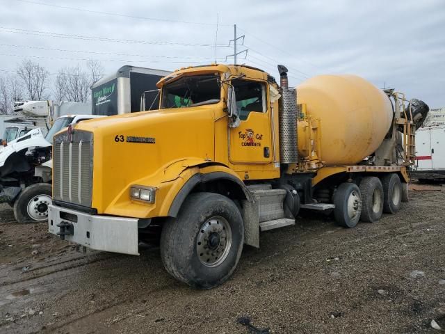 2013 Kenworth Construction T800