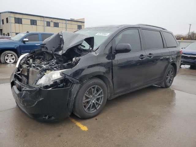 2015 Toyota Sienna LE