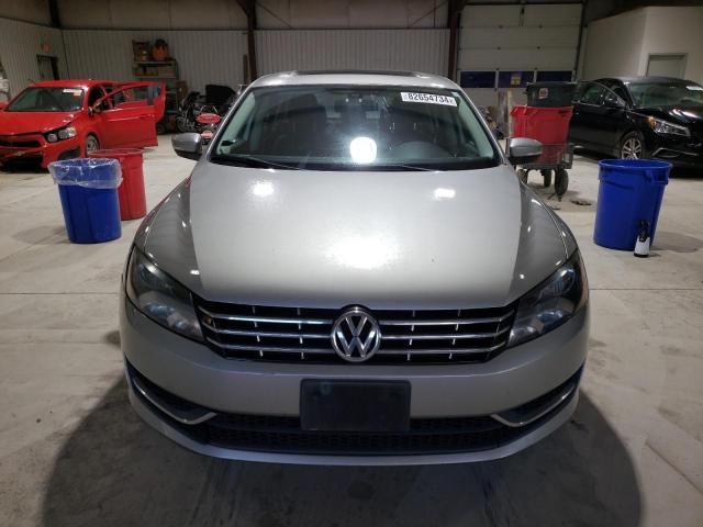 2013 Volkswagen Passat SEL