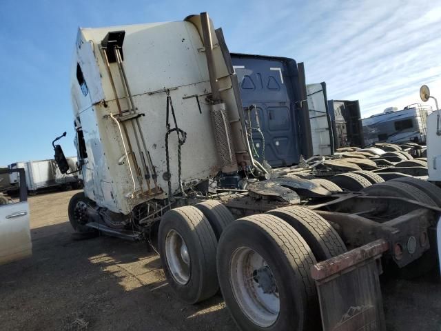 1999 Freightliner Conventional FLC120