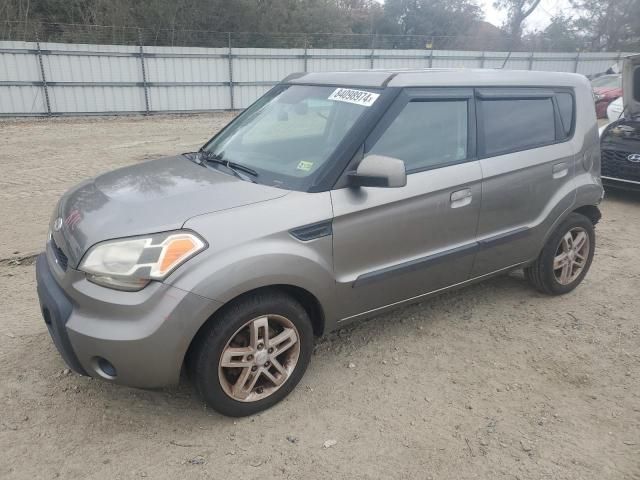 2010 KIA Soul +