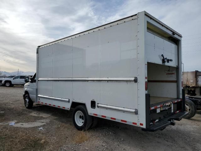 2023 Ford Econoline E350 Super Duty Cutaway Van