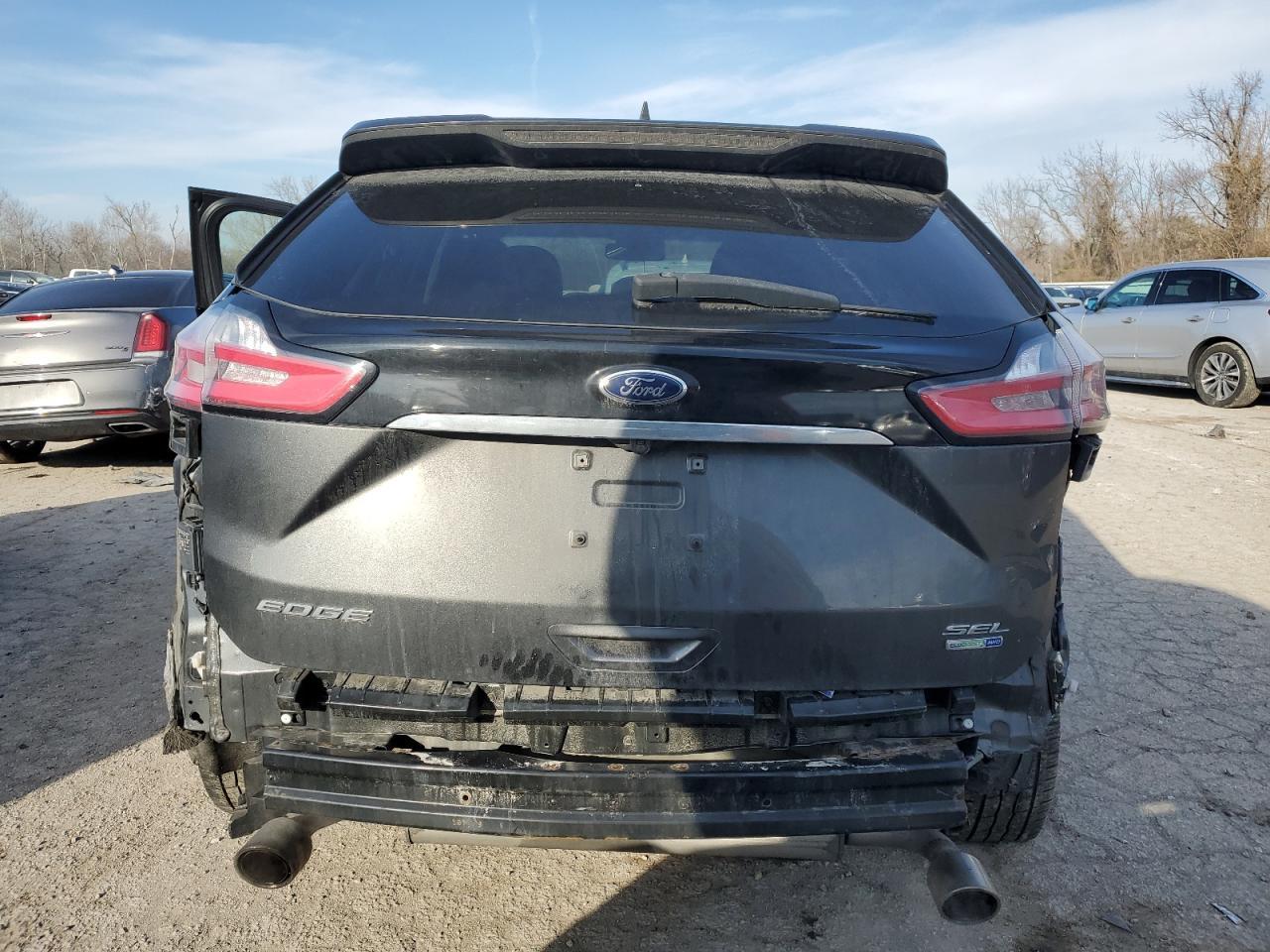 2019 Ford Edge sel