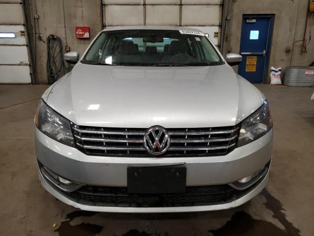 2013 Volkswagen Passat SEL