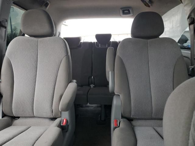 2012 KIA Sedona LX