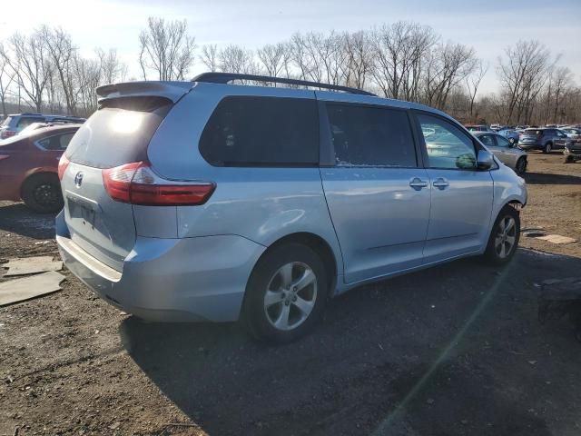 2015 Toyota Sienna LE