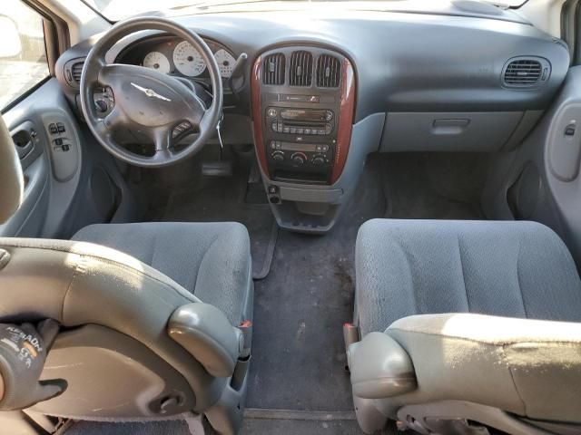 2005 Chrysler Town & Country