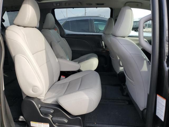 2016 Toyota Sienna XLE