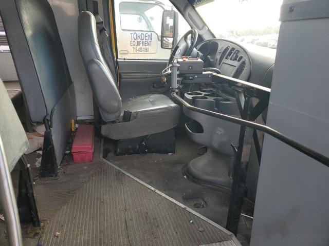 2006 Ford Econoline E350 Super Duty Cutaway Van