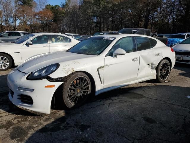 2016 Porsche Panamera 2