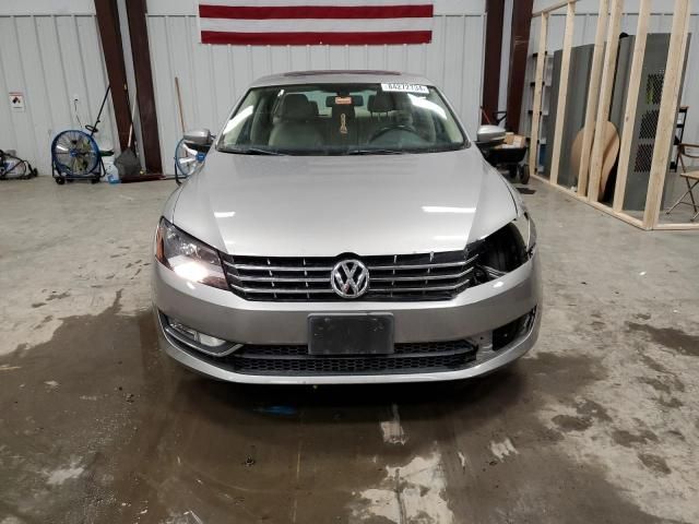 2013 Volkswagen Passat SEL