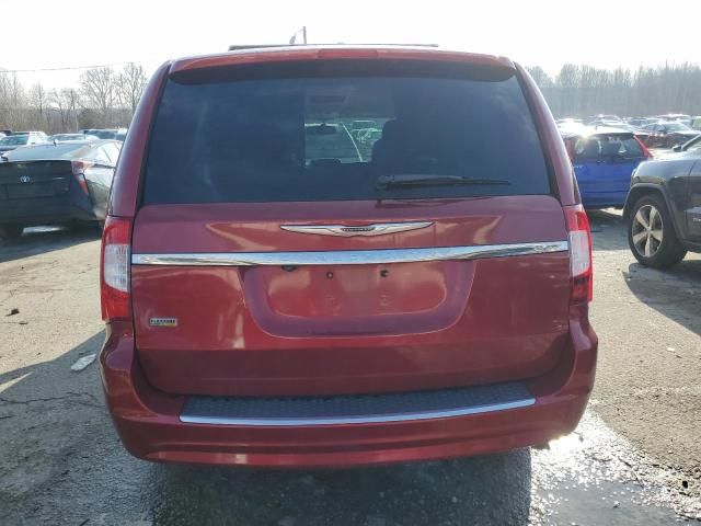 2013 Chrysler Town & Country Touring