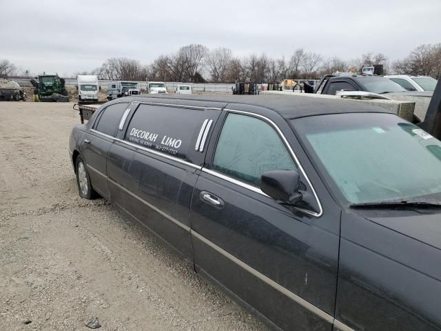 2003 Lincoln Town Car Executive