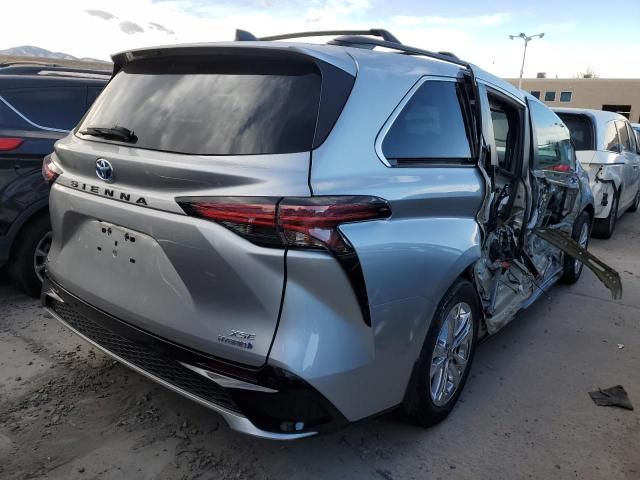 2022 Toyota Sienna XSE