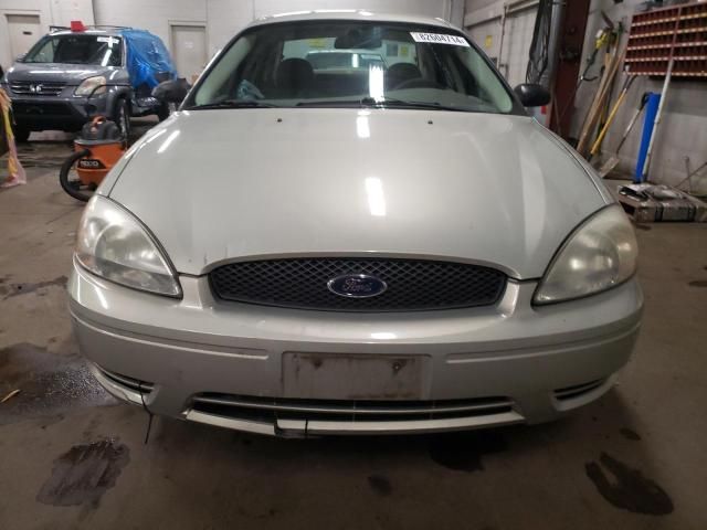 2004 Ford Taurus SE