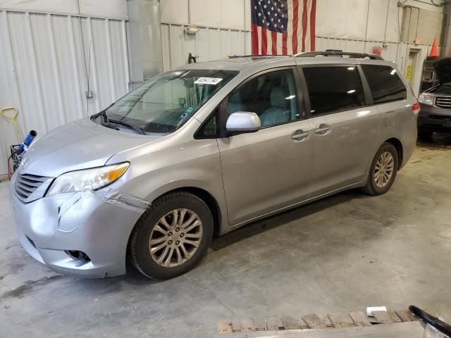 2011 Toyota Sienna XLE