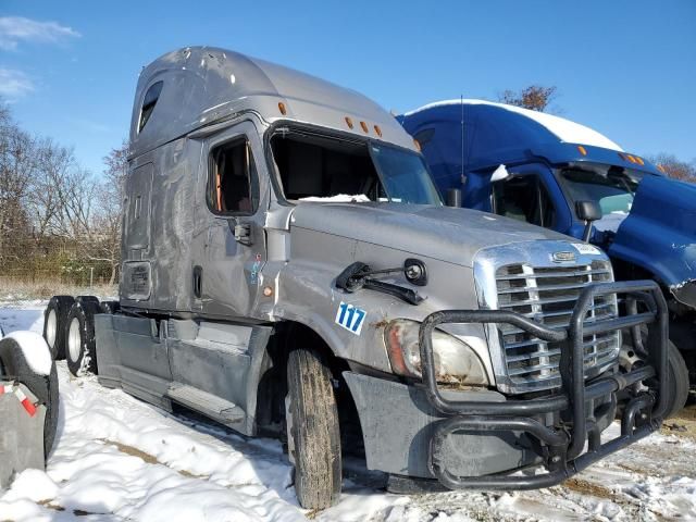 2016 Freightliner Cascadia 125