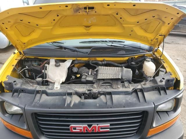 2012 GMC Savana Cutaway G3500