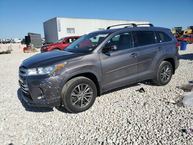 2019 Toyota Highlander SE