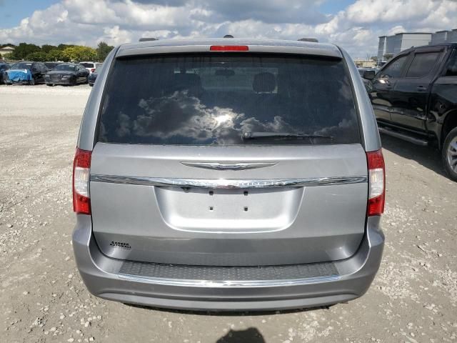 2013 Chrysler Town & Country Touring