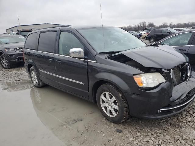 2012 Chrysler Town & Country Touring L