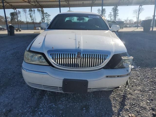 2004 Lincoln Town Car Executive