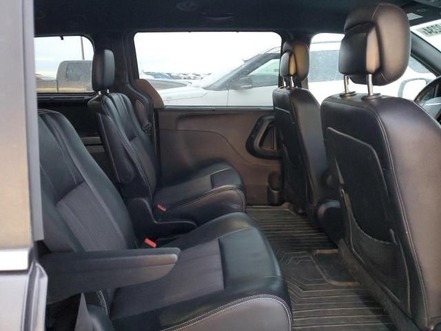 2015 Chrysler Town & Country S