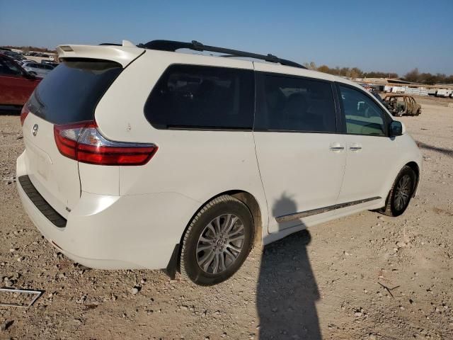 2018 Toyota Sienna XLE