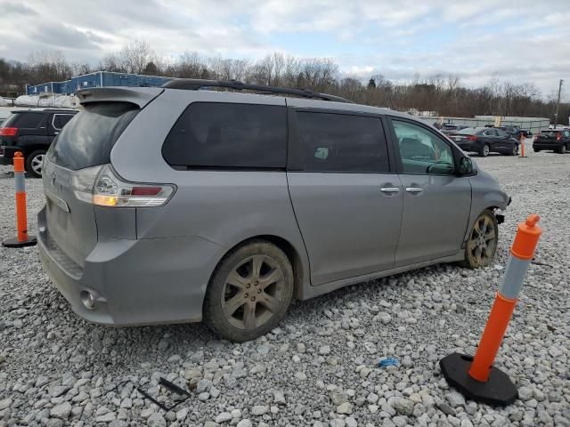 2016 Toyota Sienna SE