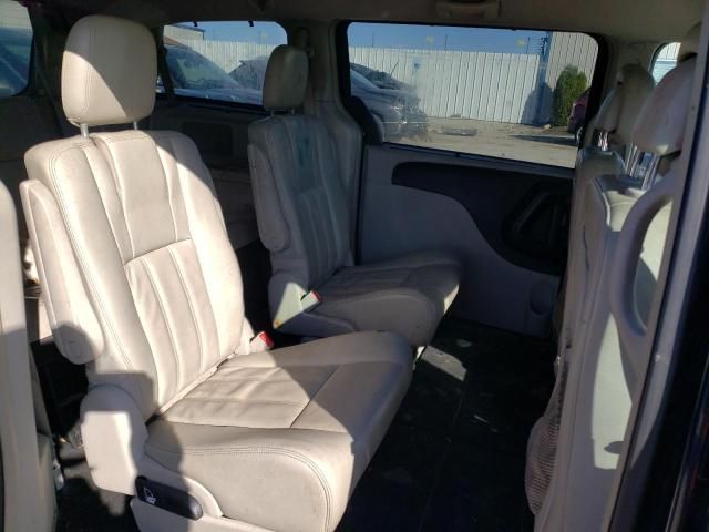 2013 Chrysler Town & Country Touring