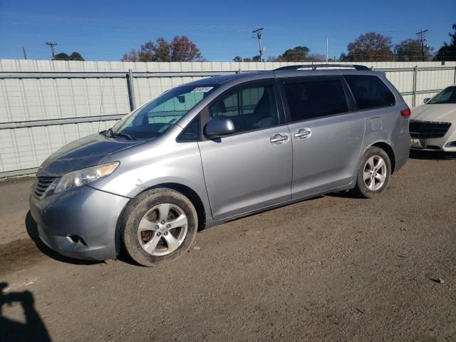 2013 Toyota Sienna LE