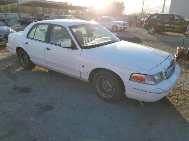 2000 Ford Crown Victoria LX