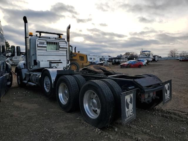 2023 Kenworth Construction T880