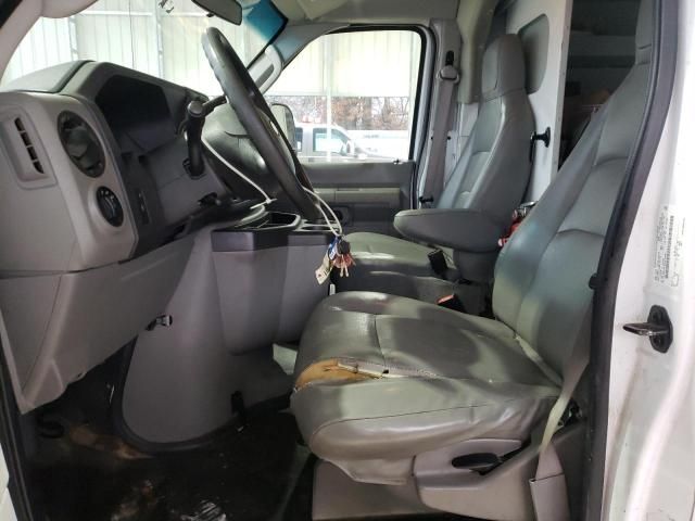 2016 Ford Econoline E350 Super Duty Cutaway Van