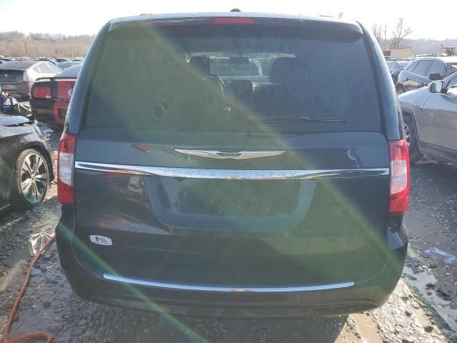 2013 Chrysler Town & Country Touring L