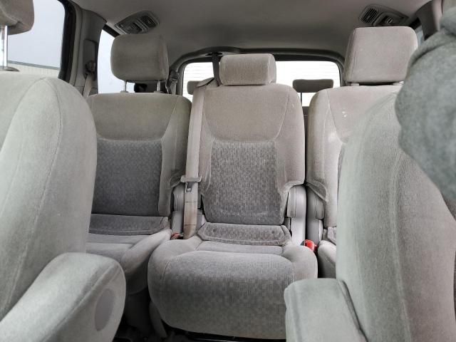 2005 Toyota Sienna CE