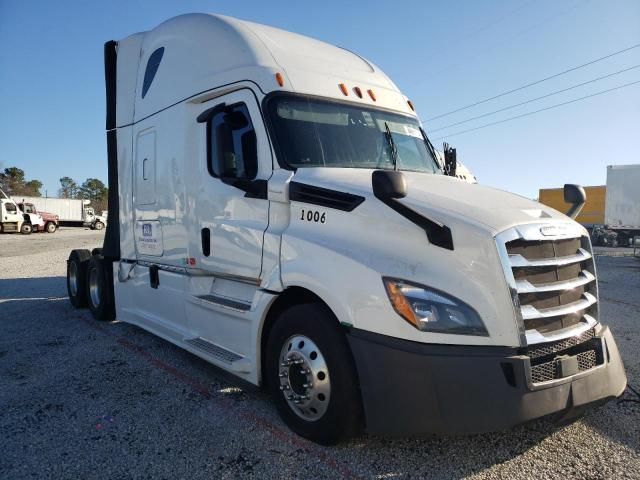 2018 Freightliner Cascadia 126