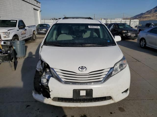 2015 Toyota Sienna LE