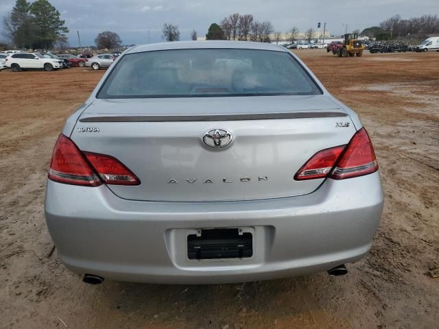 2005 Toyota Avalon XL