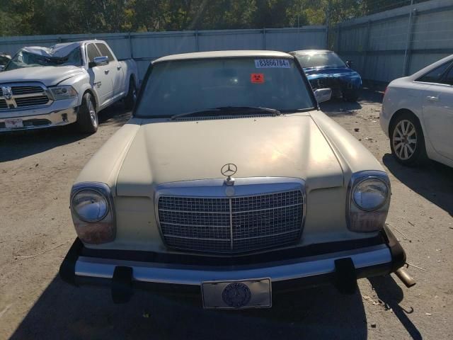 1975 Mercedes-Benz 230