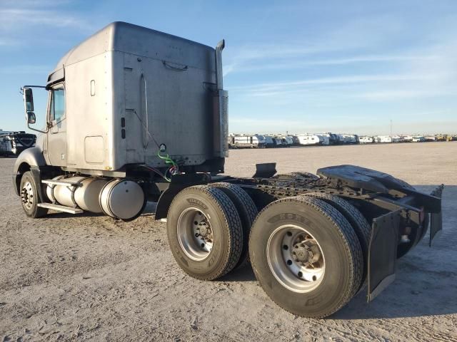 2004 Freightliner Conventional Columbia