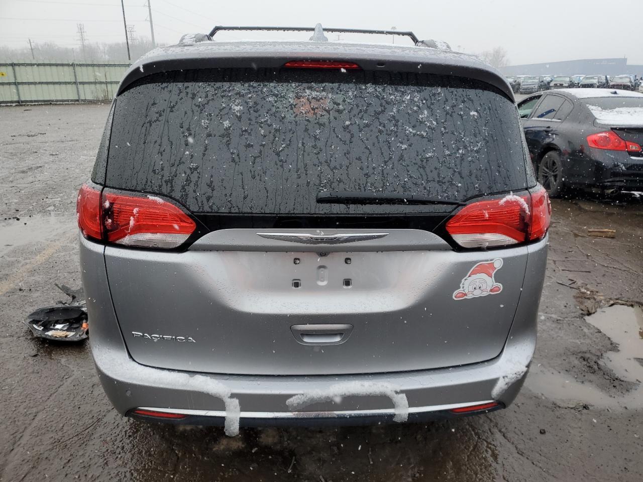 2017 Chrysler Pacifica Touring l