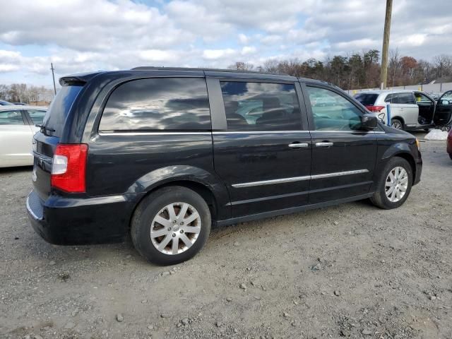 2016 Chrysler Town & Country Touring