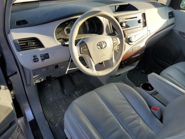 2012 Toyota Sienna XLE