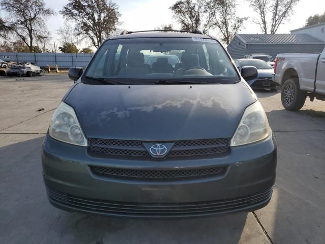 2004 Toyota Sienna CE