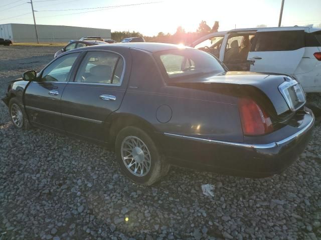 2002 Lincoln Town Car Signature